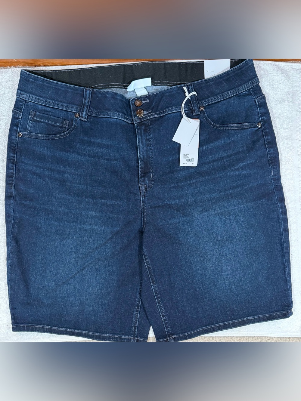NWT Lane Bryant High-Rise Essential Stretch Bermuda Shorts Denim Tighter Tummy